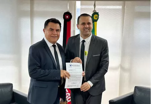 Prefeito Aldo Andrade ao lado do Deputado Federal Wilson Santiago.