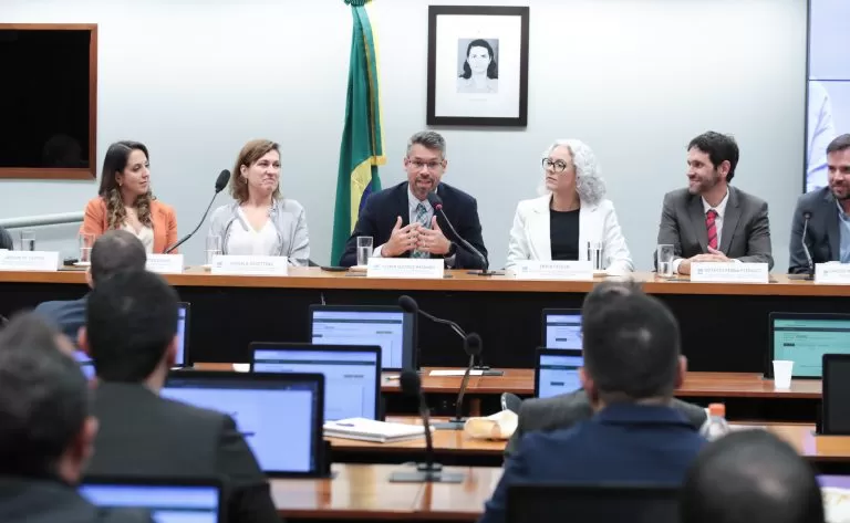 Reunião da Rede Legislativa de Rádio e Televisão 2024 Fonte: Agência Câmara de Notícias.