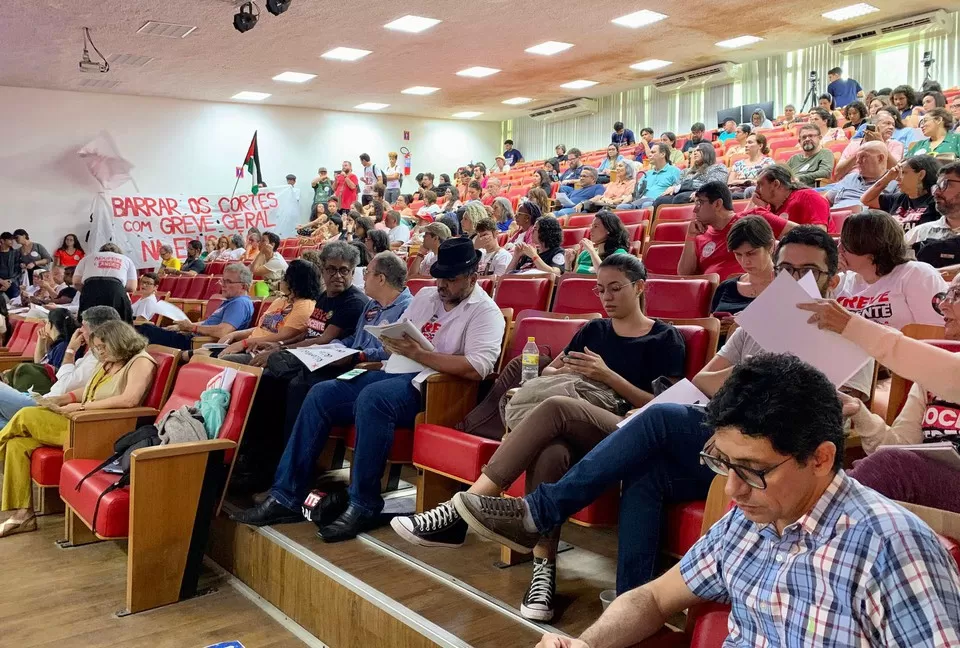  As informações são da Folha de S. Paulo. 