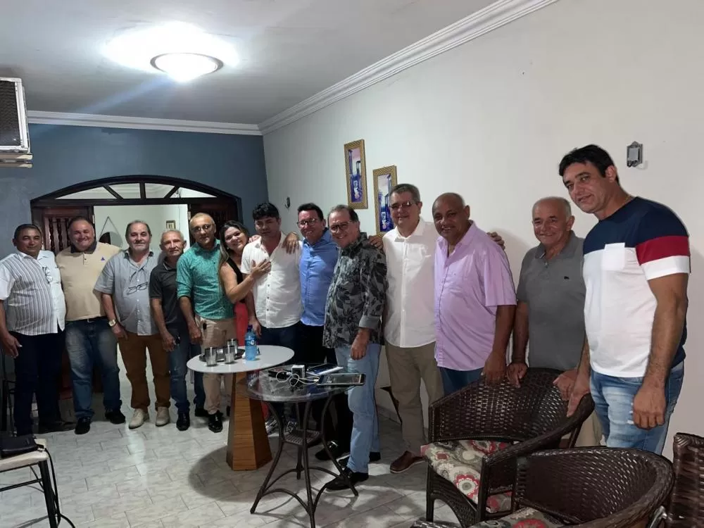 Entrevista com o Prefeito Ceninha Lucena e aliados realizado pelo programa Panorama Político da rádio Oeste/Foto: Tribuna10