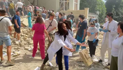 Ataques russos matam 20 na Ucrânia; hospital infantil foi alvo de mísseis