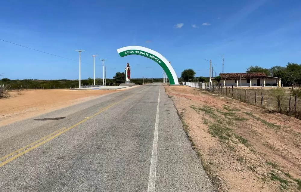Obra inacabada na cidade de Santa Helena-PB (Foto: Reprodução)
