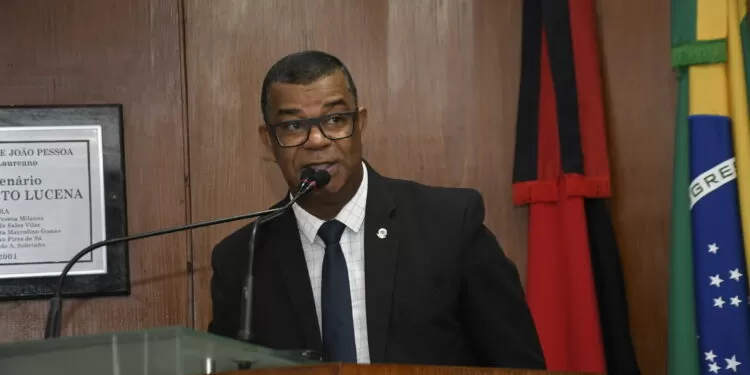 Vítima de boatos, Bispo José Luiz avisa que não saiu da igreja