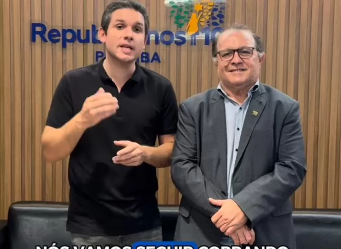 Prefeito Ceninha Lucena ao lado do deputado federal Hugo Motta (Foto: Divulgação)