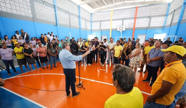 João Azevêdo entrega reforma e ampliação de escola em Alhandra e destaca investimentos na Educação