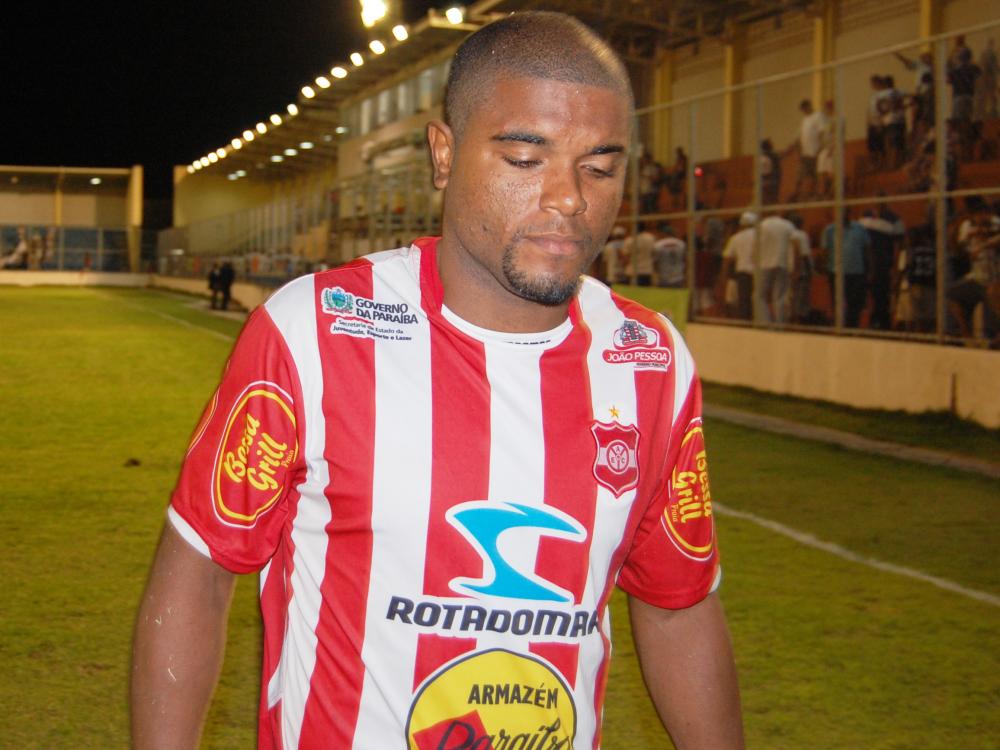 Ex-jogador Gildo 