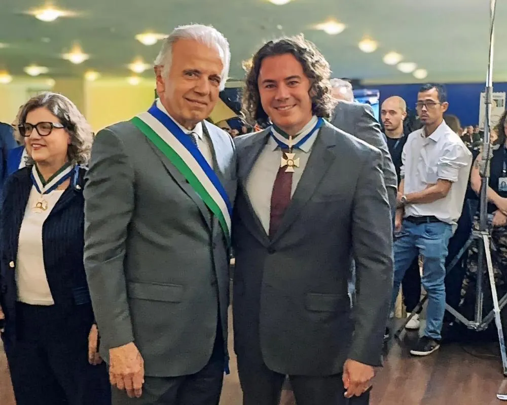 Repercute condecoração de Veneziano pelos bons serviços prestados ao país