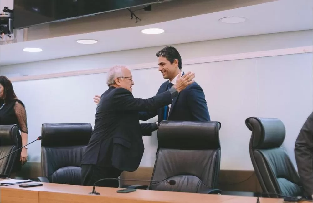 Criterioso na escolha, deputado estadual Branco Mendes concede título de cidadão ao Procurador Federal, Dr. Victor Veggi