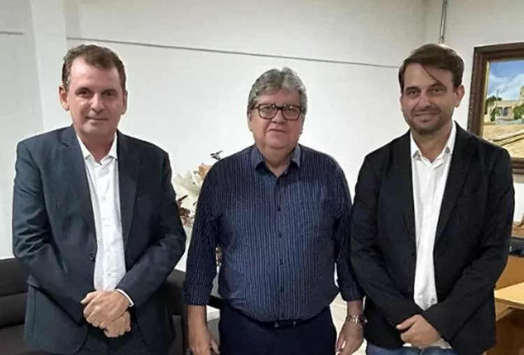 Chico Mendes e Bal Lins comemoram o edital de licitação (Foto: Divulgação)
