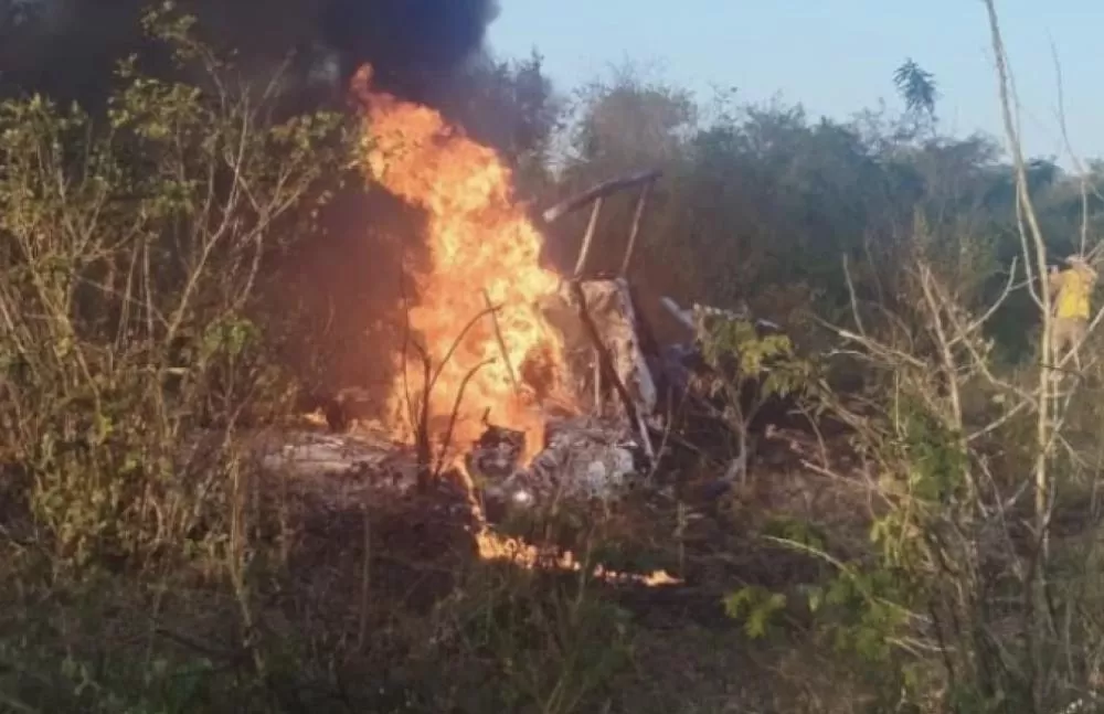 Helicóptero cai e mata duas pessoas em Caruaru (Foto: Redes sociais)