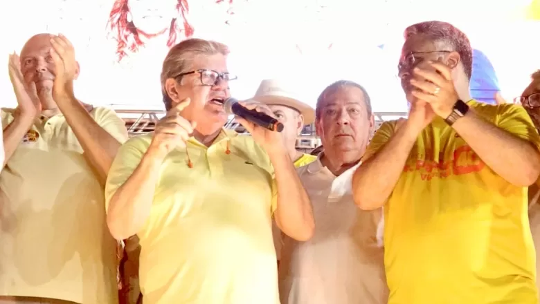 Em Cajazeiras, governador João Azevêdo endurece discurso e lembra que seu mandato vai até 31 de dezembro de 2026