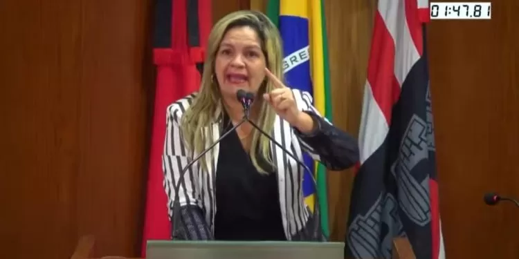 Raíssa Lacerda volta à CMJP após prisão e aponta colega como envolvido com facções