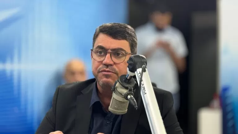 Justiça afasta Dinho da função de vereador e presidente da Câmara de João Pessoa terá que usar tornozeleira