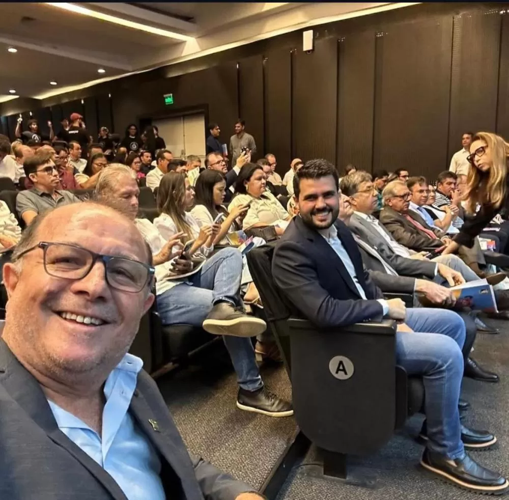 Prefeito Ceninha Lucena prestigia evento promovido pelo TCE; tema aborda alfabetização infantil na PB