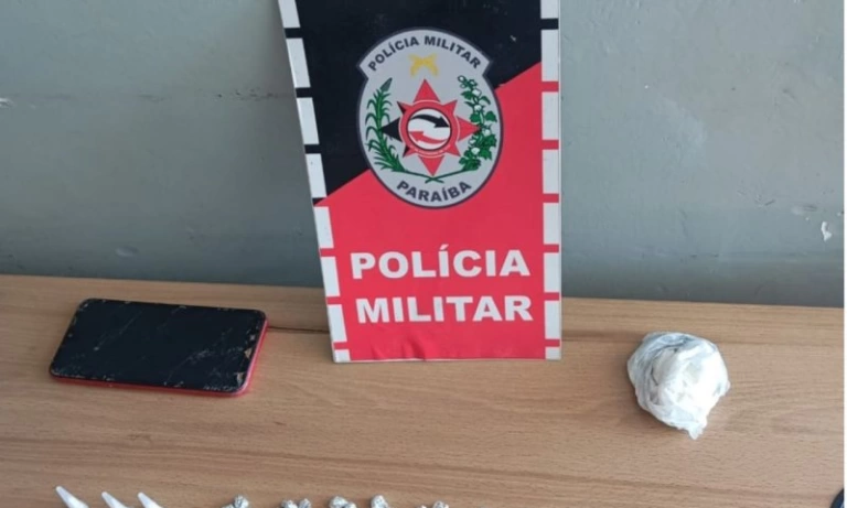 Drogas apreendidas em poder de menor de idade na cidade de Aparecida (Foto: Divulgação/Polícia Militar)
