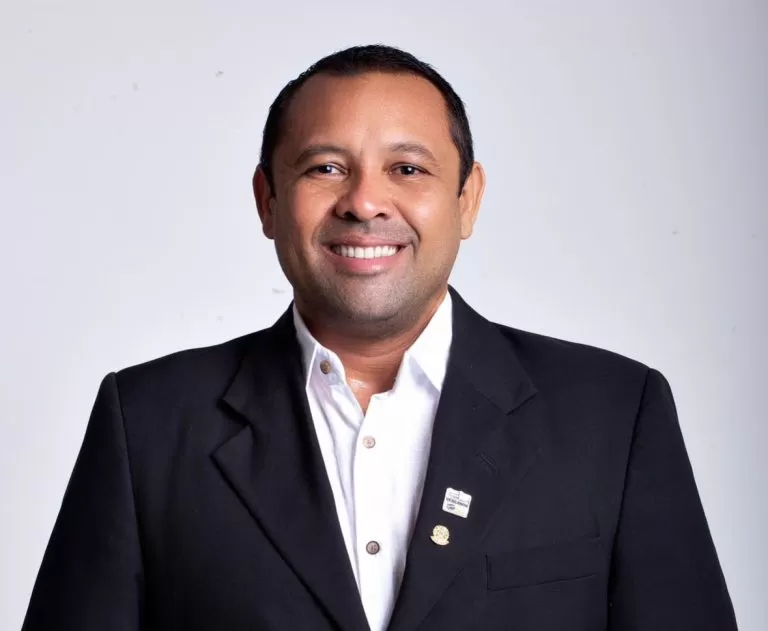 Mylano Araújo se licencia do cargo, antecipa pagamento e torna-se o primeiro presidente de Câmara Municipal da Paraíba a pagar o mês de novembro