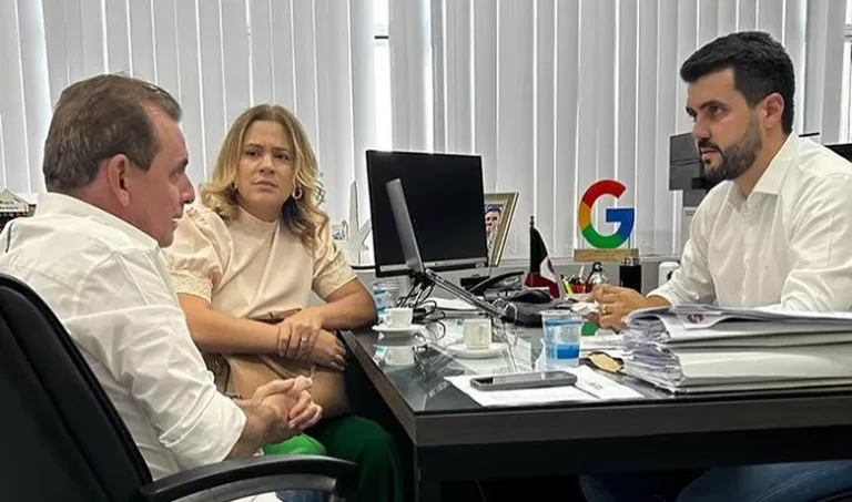 Deputado estadual Chico Mendes discute projetos (Foto: Divulgação)