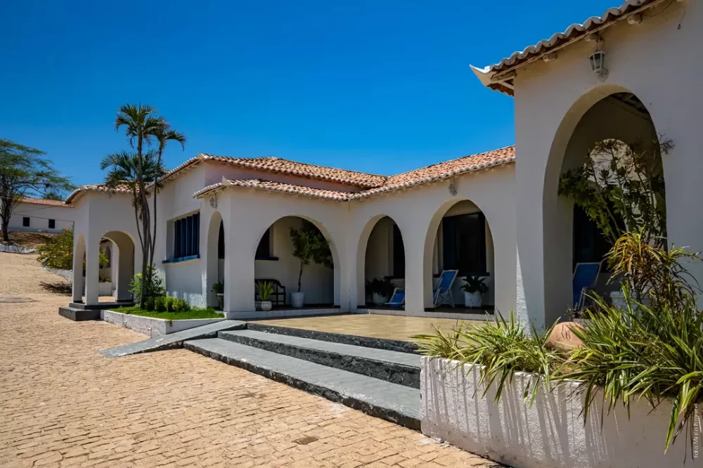  Luiz Claudino destaca início de parceria entre prefeitura e PBTur para transformar hotel Brejo das Freiras em novo espaço turístico 