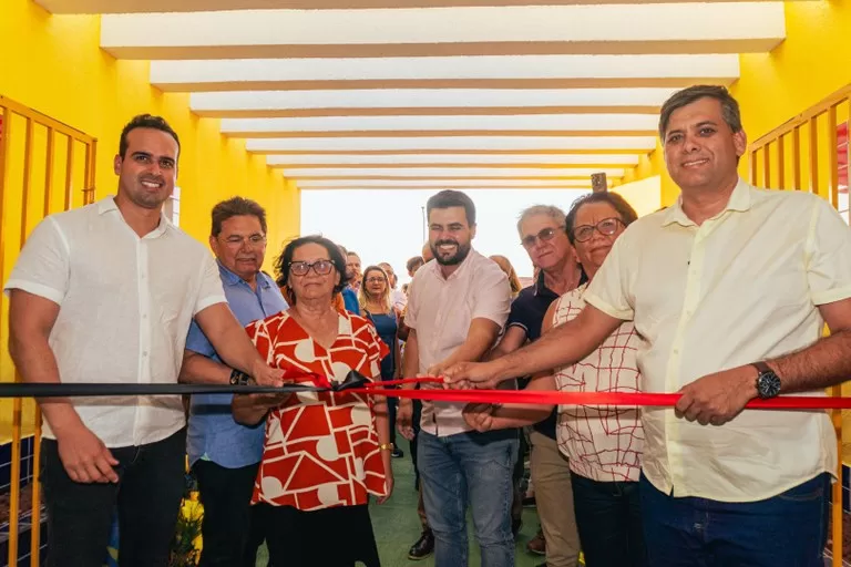 Governador em exercício inaugura obras (Foto: João Paulo Sousa)