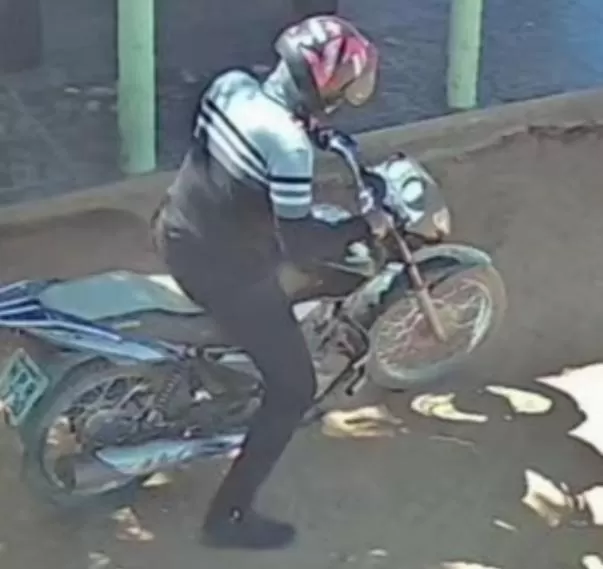 Homens armados roubaram uma moto (Foto: Divulgação)
