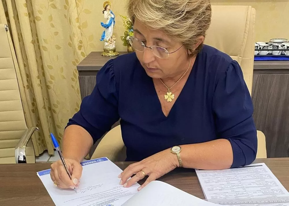 Leninha Romão prefeita de Uiraúna (Foto: Arquivo) 