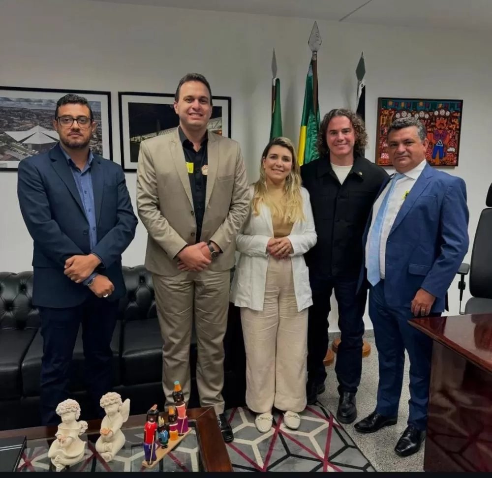 Durante agenda em Brasília, prefeito Luiz Claudino, Espedito Filho e a prefeita eleita Laís Raquel apresentam propostas e viabilizam recursos para seus municípios