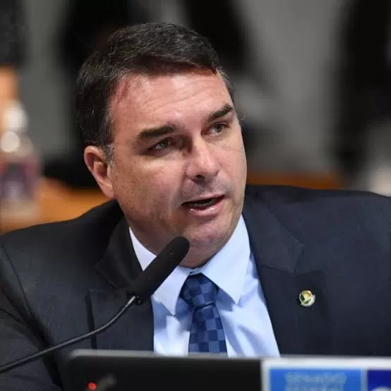 Flavio Bolsonaro: “Por mais que seja repugnante pensar em matar alguém, isso não é crime”