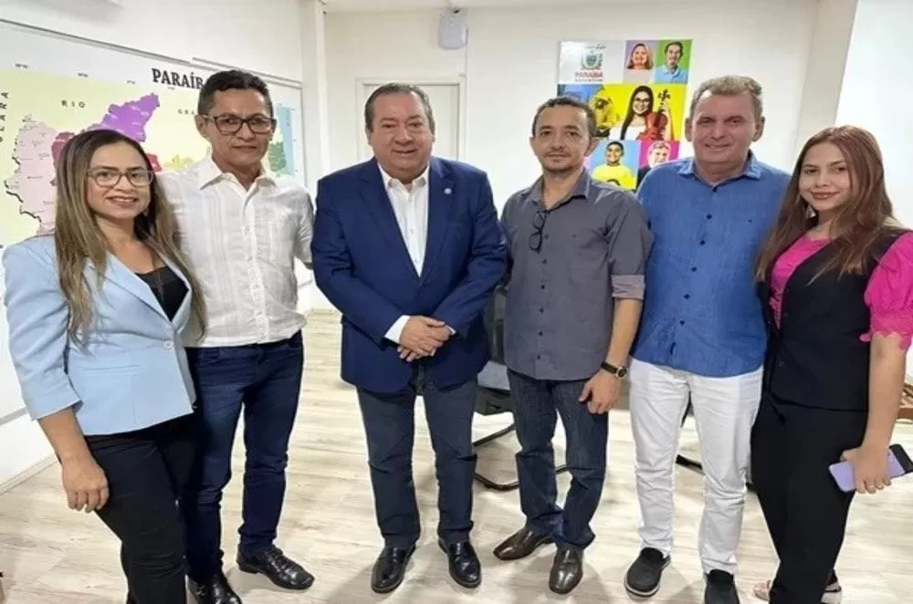 Com articulação de Chico Mendes, João Azevêdo autoriza obra de pavimentação asfáltica em São Domingos; máquinas devem chegar neste final de semana