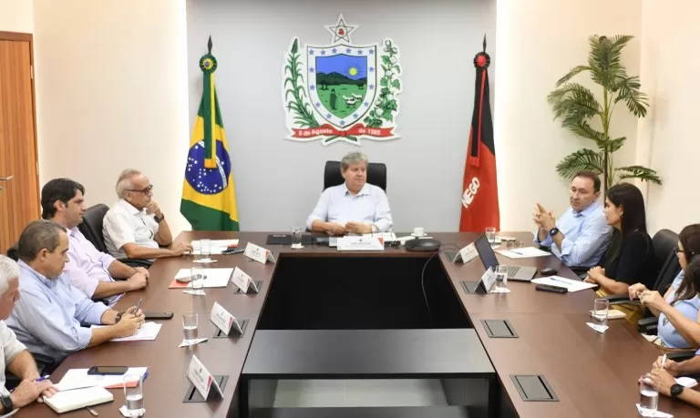 João Azevêdo se reúne com prefeito Cícero Lucena (Foto: Divulgação)