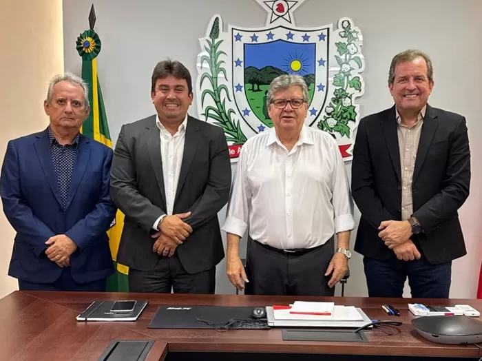 Tyrone, Helder e Zé Célio se reúnem com o governador João Azevêdo e dialogam sobre parcerias para o desenvolvimento de Sousa