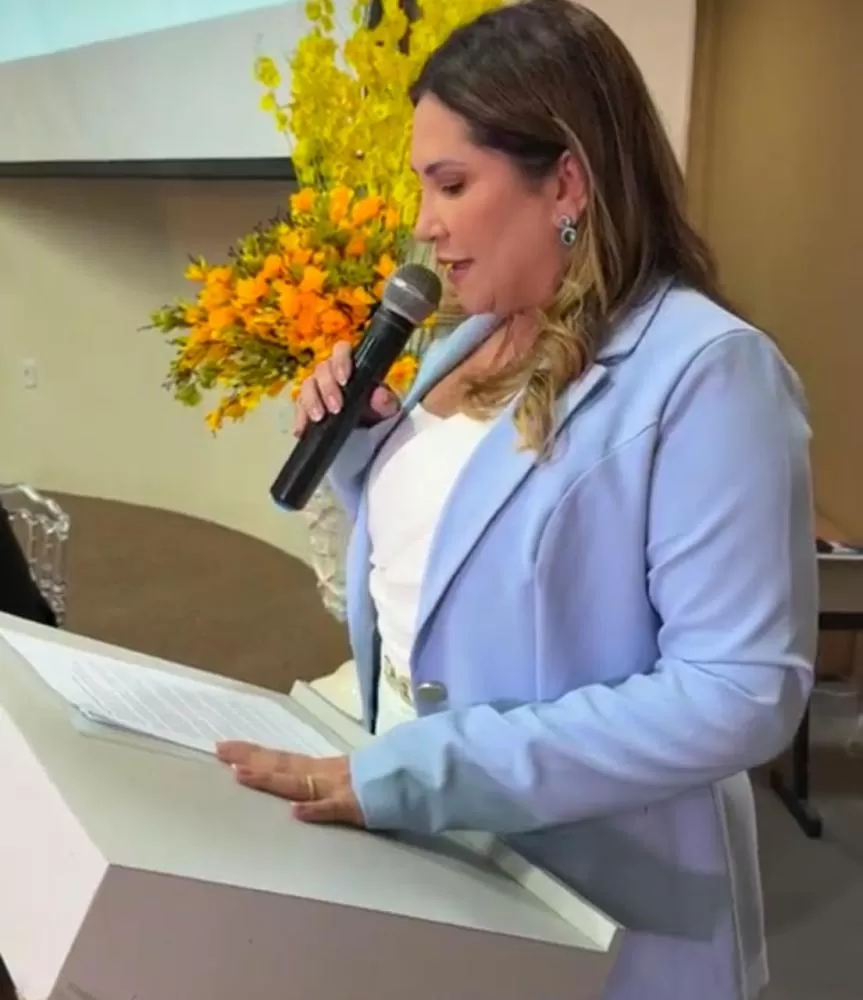 Com discurso de cuidar bem dos bairros mais carentes da cidade, Corrinha Delfino é diplomada prefeita de Cajazeiras