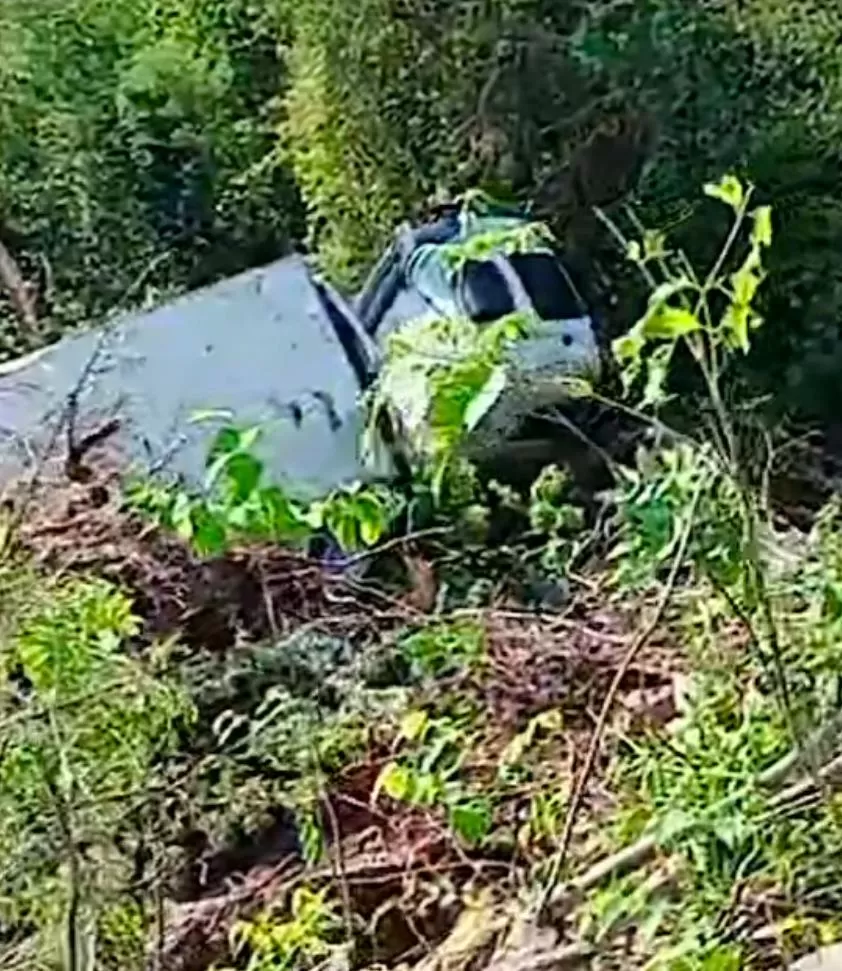 Carreta tomba (Foto: Divulgação)