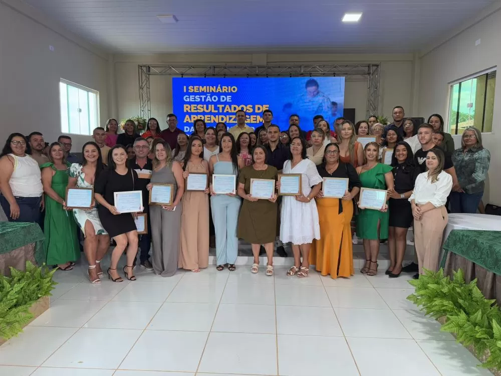 Rede Municipal de Ensino de Bernardino Batista encerra ano letivo com análise dos resultados de aprendizagem e entrega de menção honrosa do Prêmio Paulo Freire