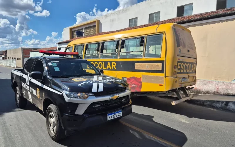 Motorista de ônibus escolar é preso (Foto: Divulgação)
