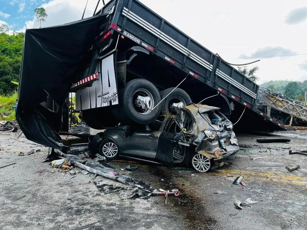 A tragédia ocorreu na BR-116, conhecida como a rodovia mais letal do Brasil