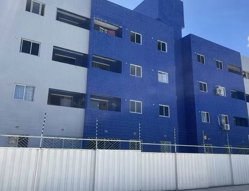 Criança de 5 anos cai do 3º andar de prédio, na zona sul de João Pessoa (Foto: Silvia Torres/TV Cabo Branco)