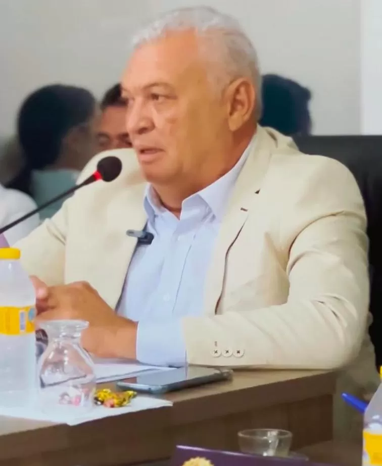 Presidente da Câmara do Barro lança convite para sessão solene de posse dos eleitos