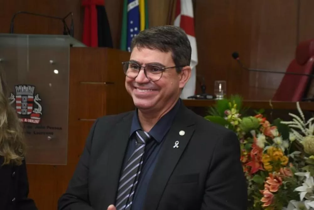 Consolidando sua liderança na Câmara de João Pessoa, Dinho Dowsley é reeleito presidente do legislativo da capital