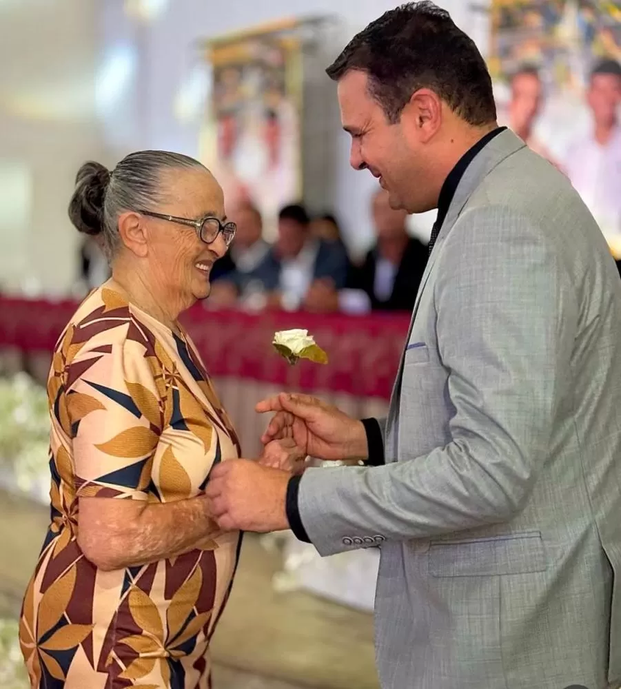 Aldo Andrade é empossado mais uma vez como prefeito de Bernardino Batista (Foto: Divulgação)