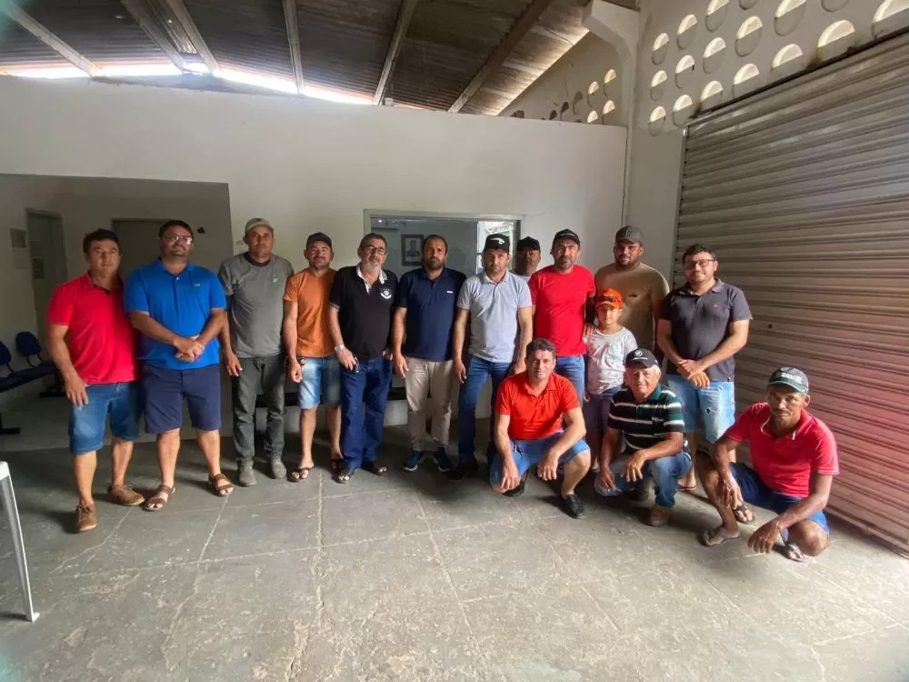 Secretário de agricultura Tarcisio Claudino reúne-se com tratoristas para inicio de programa de corte de terras