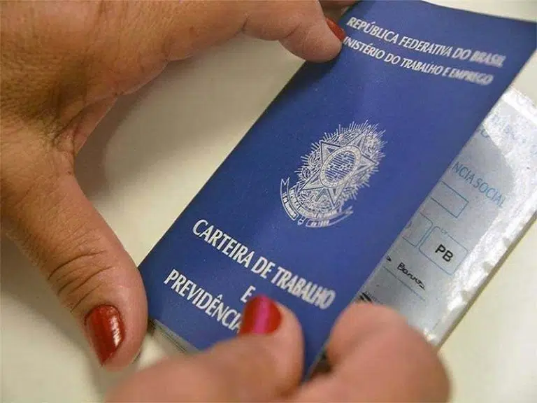 Mais de 900 vagas de emprego em 12 municípios paraibanos