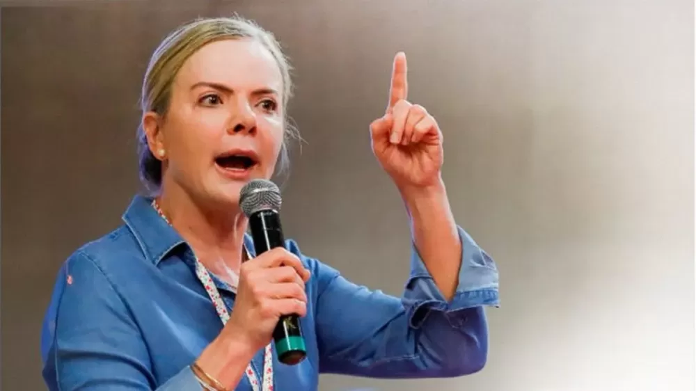 Deputada Gleisi Hoffmann dá “dica” para Bolsonaro e avisa: “se cuidem”