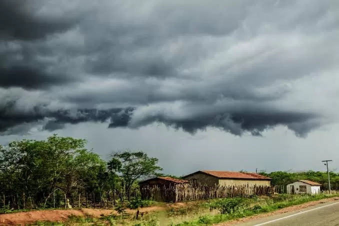 Na Paraíba, meteorologia renova aviso e aumenta as cidades que podem receber chuvas