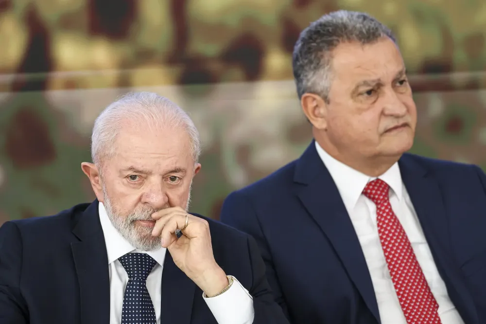 Lula amplia pressão para tentar manter apoio de ministros do Centrão