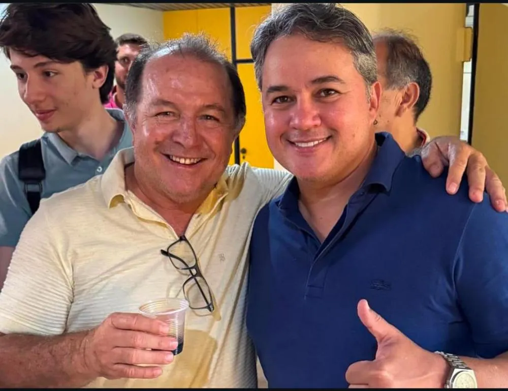 Prefeito Ceninha Lucena ao lado do senador Efraim Filho (Foto: Divulgação)