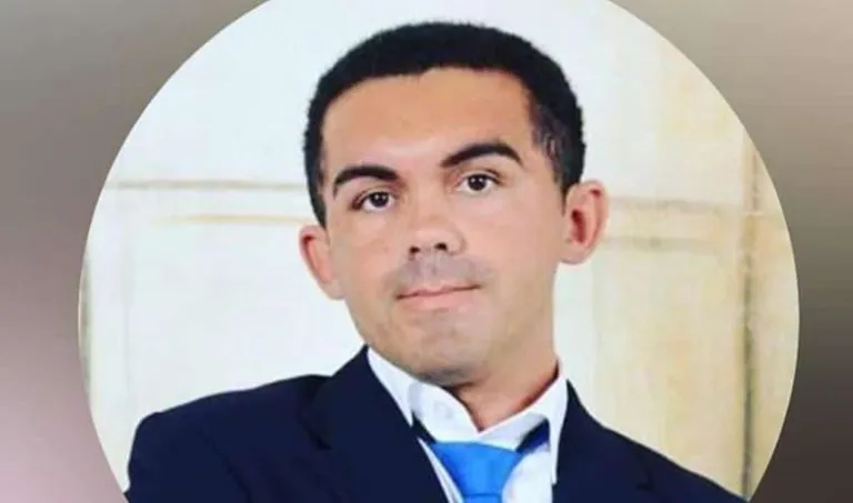 Professor é morto a tiros em praça pública (Foto: Divulgação)