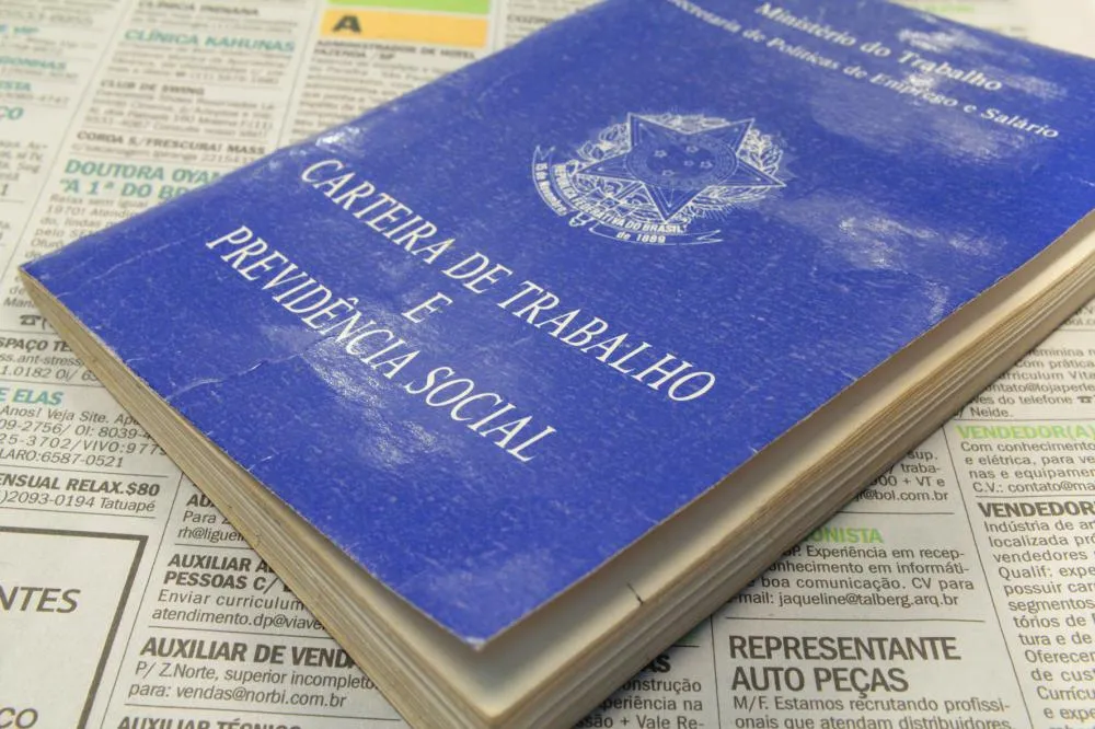 Pedidos de seguro-desemprego superam pandemia e têm maior nível desde 2016