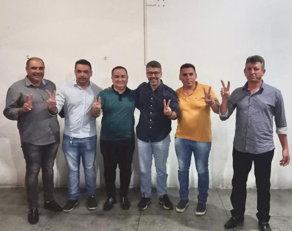 Leonardo Gadelha conquista apoio do grupo de oposição de Bernardino Batista (Foto: assessoria) 