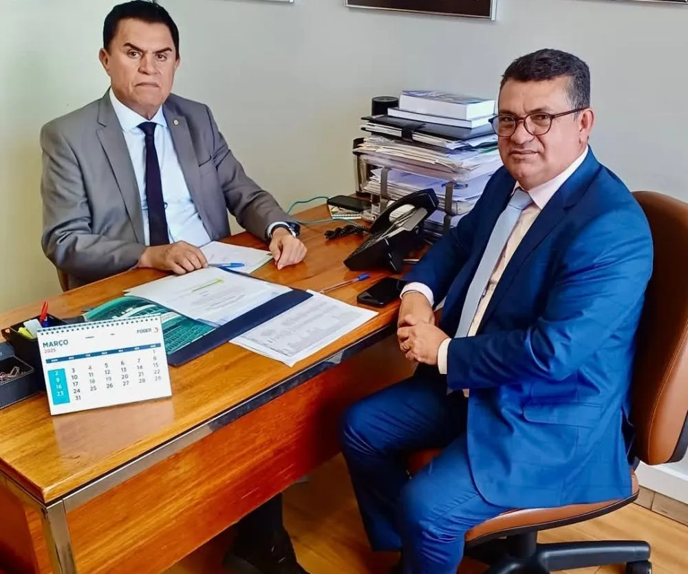 Prefeito Luiz Claudino se reúne com deputado federal Wilson Santiago (Foto: Divulgação)