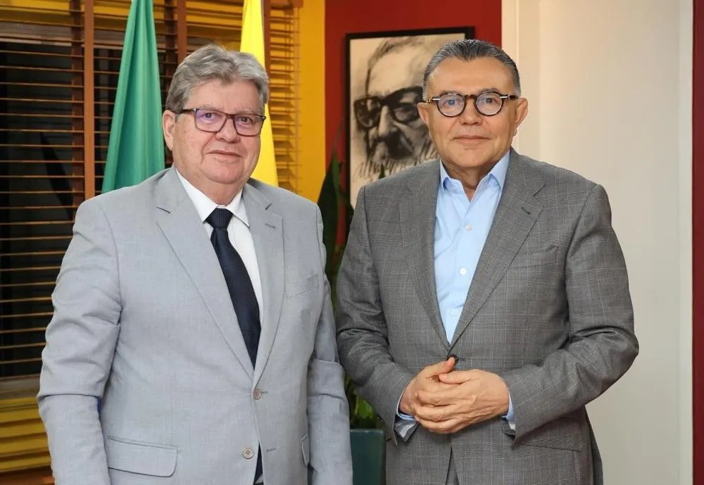 João Azevêdo e Carlos Siqueira (Foto: Divulgação / Facebook)
